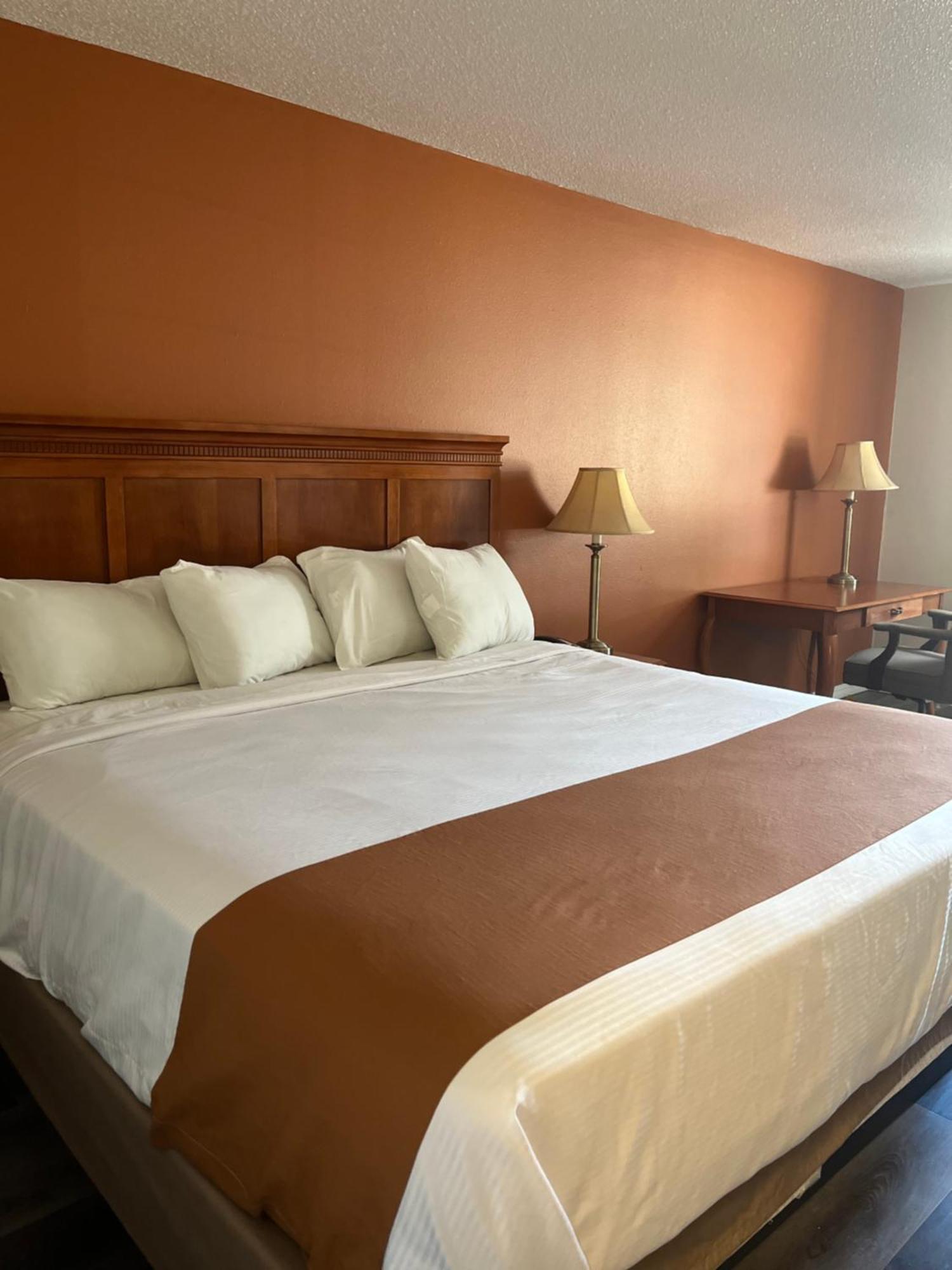 Regency Inn & Suites Anoka Exteriér fotografie
